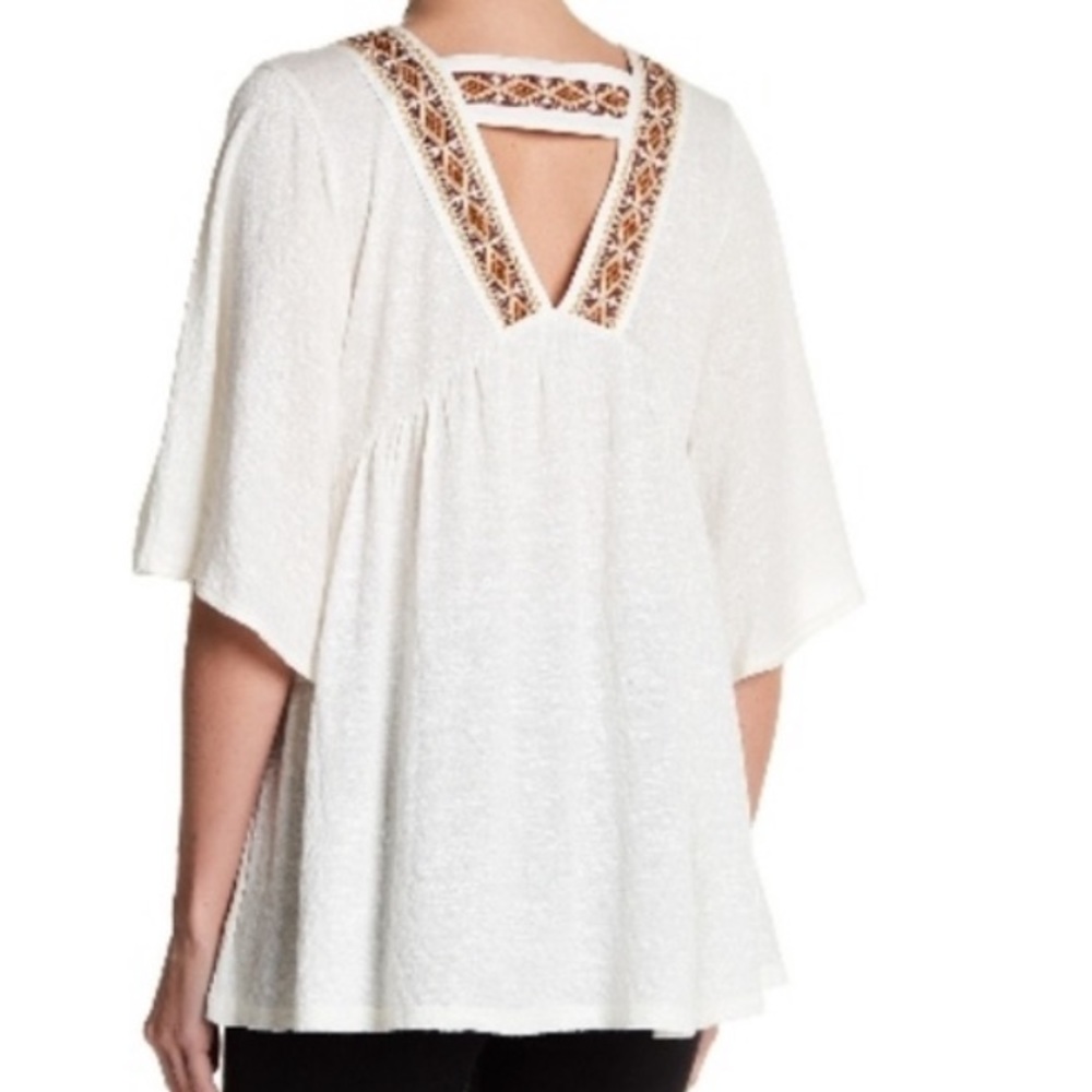 Wild Pearl Embroidered Tunic Size: XXS